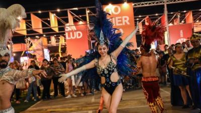 Los colores internacionales y la solidaridad brillaron en la Fiesta del Sol